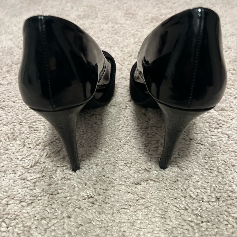 FIONI Clothing Black Heels with Floral Detail - Picture 3 of 5